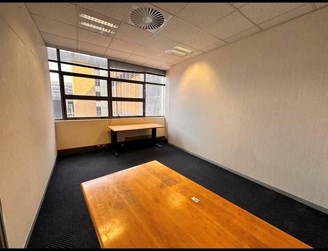 1,207M² OFFICE TO LET IN ROSEBANK